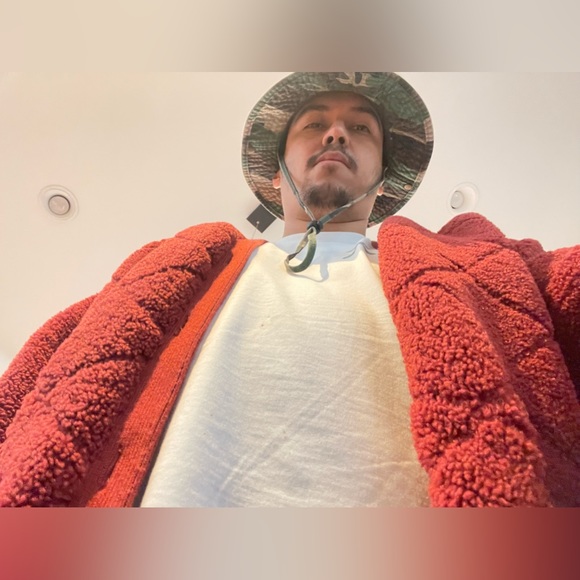 Meet your Posher, Jonathan - Picture 5 of 5